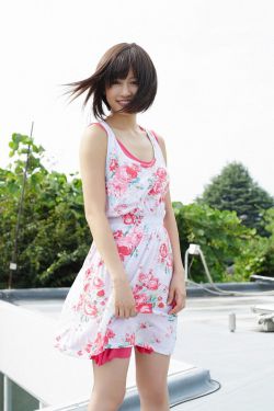 女人自慰动态图蹭桌角